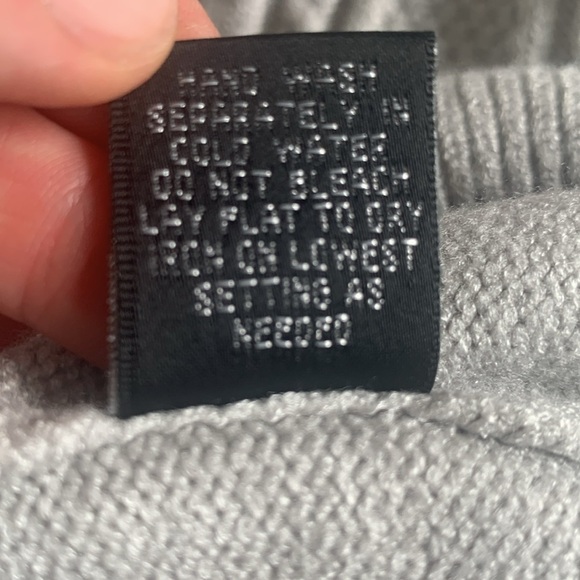 Cyrus gray cable knit sweater vest size small - Picture 5 of 7